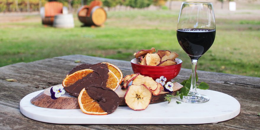 FoxCreekWine's tweet photo. Today’s profile celebrates Natural Fruits, producers of Belgium Chocolate Dipped Dried Oranges and Dried Apples. Their products can be added to any platter or purchased separately. A decadent delight to enjoy at any time.
#ichoosesa #restaurantaustralia #eatlocal #tastingaus https://t.co/f0Z2UriKrQ