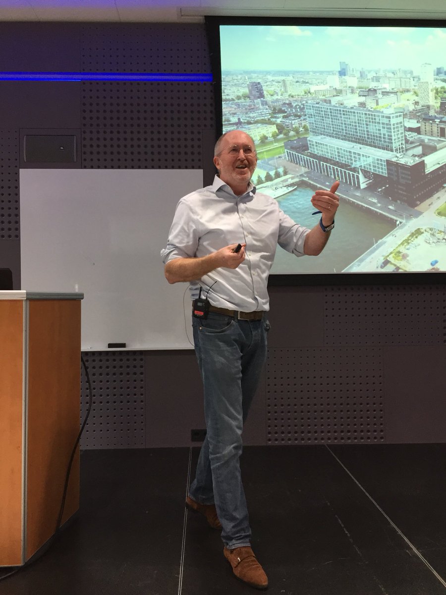 PWredactie's tweet photo. Keynote spreker @tonrodenburg gaat dieper in op employer branding. Het gaat om the heArt of branding https://t.co/FrrKD5EVDf