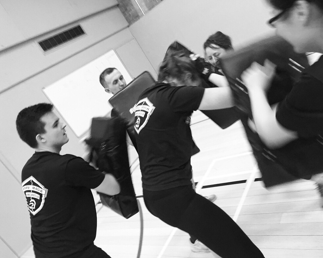 KMNewcastle's tweet photo. Last night was awesome! Some really good Krav Maga on display during some hard pressure testing.
#kravmaga #newcastle #kravmagaalliance #kravfit #strikefit #selfdefence https://t.co/BhAbH9QoVp