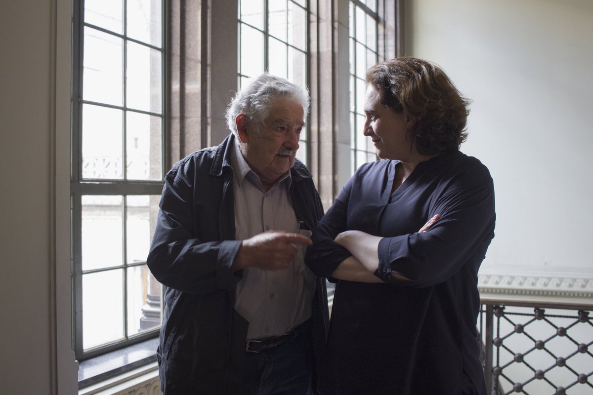 En Montevideo, fue un placer charlar con Pepe Mujica. La buena política no sólo debe gestionar bien, también debe ser valiente para perseguir la felicidad, y pedagógica para formar ciudadanía responsable. Gracias Pepe por ser referente