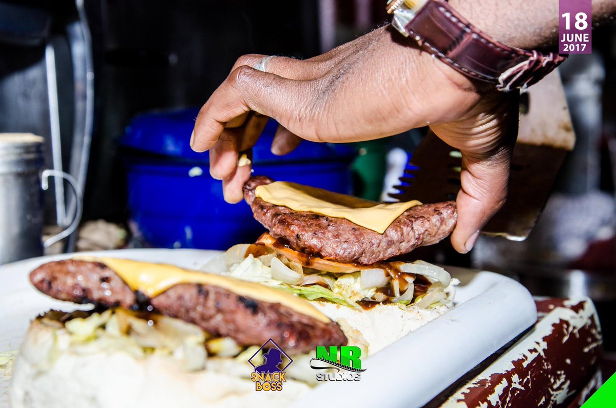 Snackboss_'s tweet photo. Our burgers https://t.co/rTjVfyHTGL