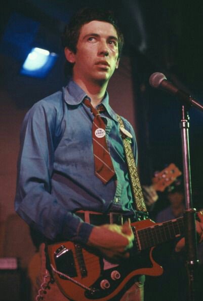 Happy Birthday Pete Shelley 

Buzzcocks - Boredom

 