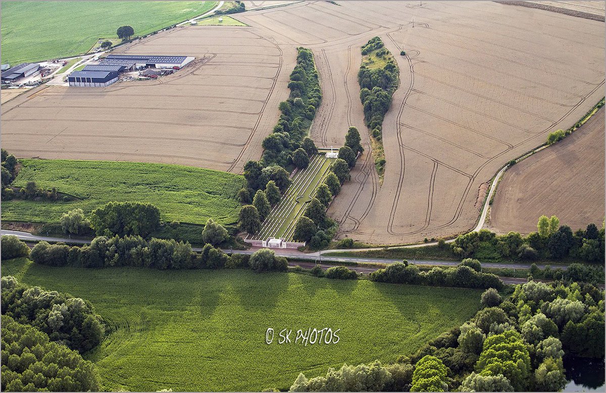 One from the Ancre British Cemetery.
<a href="/CWGC/">Commonwealth War Graves</a>