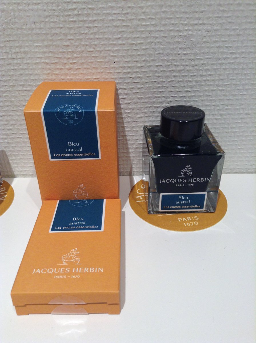 銀座 伊東屋 A Twitter 本日ご紹介するインクは 一番人気 南のブルー 少し緑みのある青色は 南の海の豊かさを魅力的に表現しています 使用している洋紙は スタードリーム クリスタル キラキラとした輝きを持つ紙なので ラメの入ったインクで書いたような仕上がり