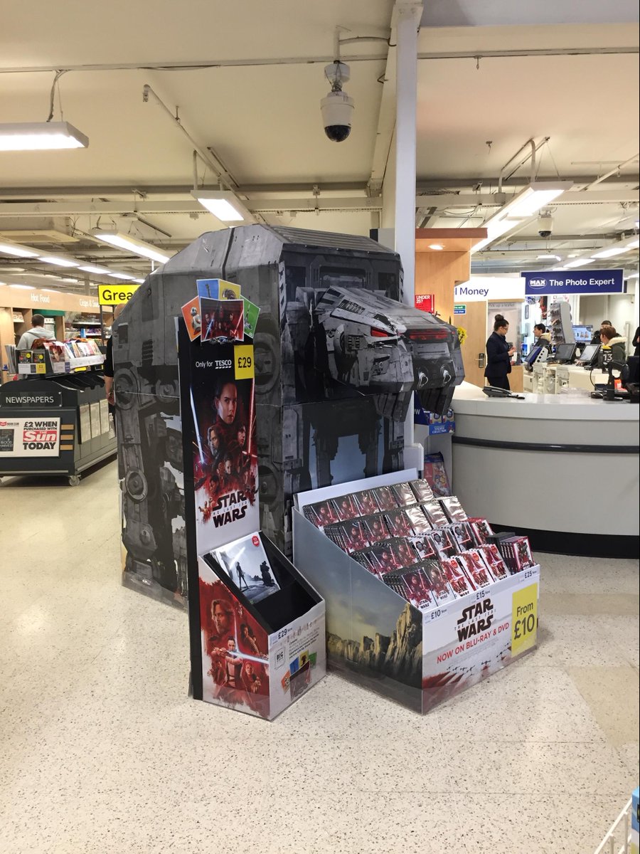 InStore_Europe's tweet photo. Red Alert! #StarWars AT - AT walker invading @Tesco in the UK!! #FoundInStore for the release of the #TheLastJedi on Blu-Ray and DVD, an awesome 3D display stand. Question is, will you be brave enough to get your copy under the eye of this steel monster?
#Retail #Merchandising https://t.co/x78t0i63uN