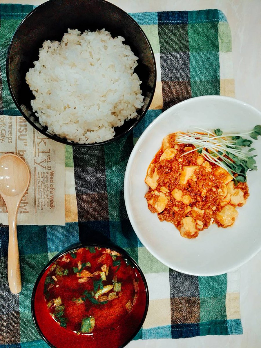 O Xrhsths 天空のカフェ エスカフローラ 公式 Sto Twitter 今日の晩ごはんは 四川麻婆豆腐定食 です 花山椒の効いた大人の麻婆豆腐です 是非食べて頂きたい1品です 現在 めありさん 輝さん れむさん この後りりあさんもきます O 大須