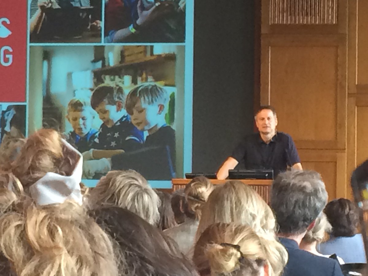 .<a href="/ClausMeyerDK/">Claus Meyer</a> om at få tid til at lave mad med børn: Når børnene er med, betyder det med tid mindre, fordi madlavningen bliver til samvær og leg. #smag #smagforlivet #madmod