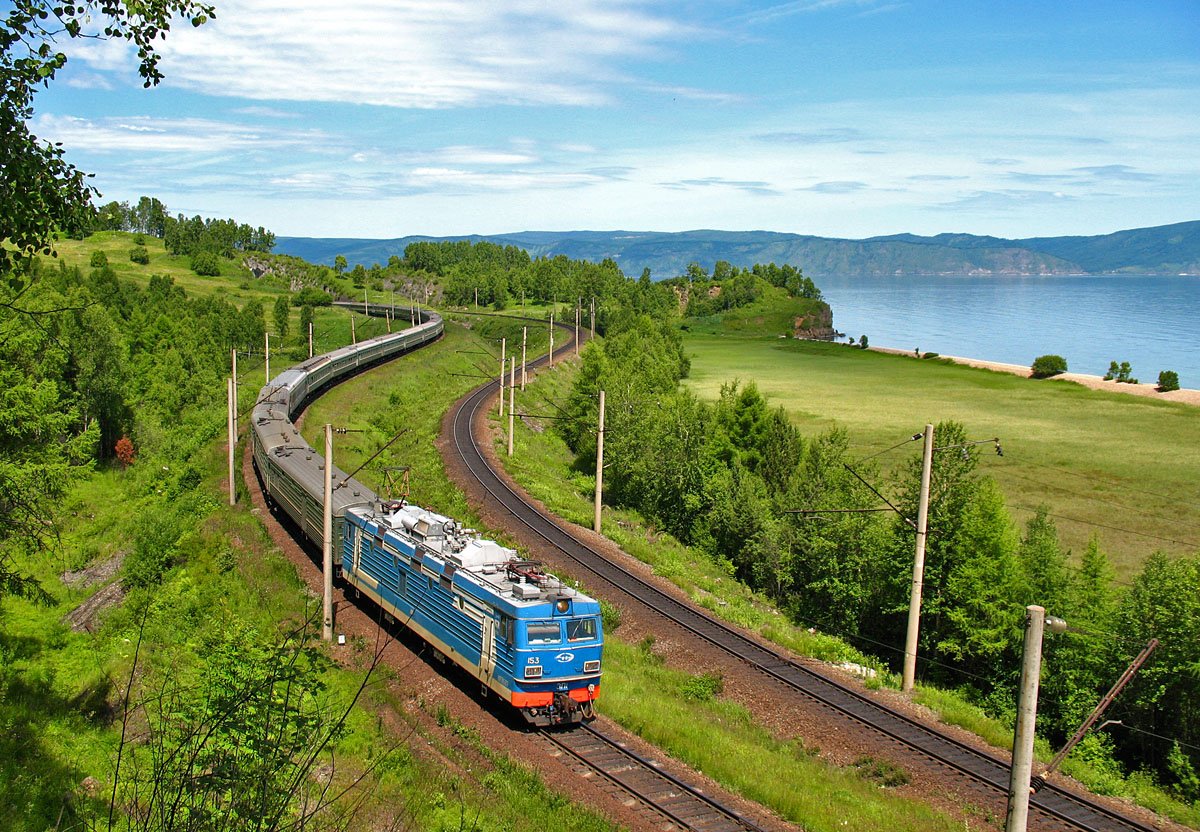 InsidersRussian's tweet photo. Lake Baikal is an ancient, massive lake in the mountainous Russian region of Siberia. It is considered the deepest lake in the world with its deepest point of 1,700 metre.
#russianinsiders #baikal #bailaklake #urbanlife #tourtorussia #russiantrip #traveltorussia #citytoursrussia https://t.co/ghTXuglsLI