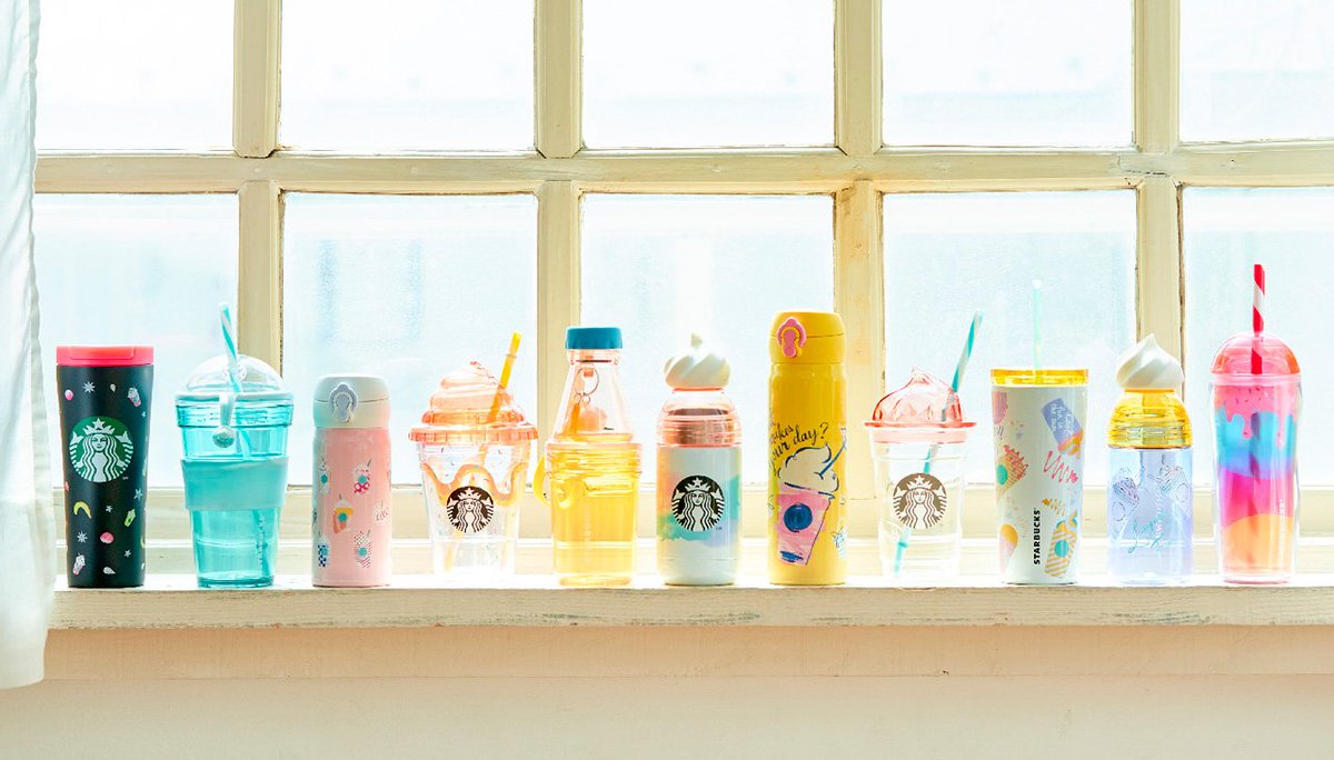 Starbucks_J's tweet photo. 初夏を彩る爽やかなボトルやタンブラーが明日(4/18)から新登場！フラペチーノ®をモチーフにしたデザインが、元気でワクワクとした気持ちを高めてくれそうです。 https://t.co/1lTmdNXbV1