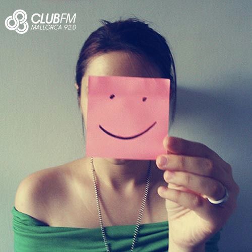 Sonríe en los malos momentos, porque en los buenos lo hace todo el mundo.