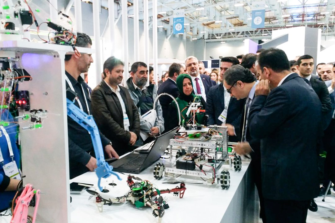 Enstitu Istanbul Ismek On Twitter Ibb Genel Sekreteri Hayri Baracli Ve Ibb Hayat Boyu Ogrenme Muduru Ali Koca Akilli Sehirler Fuari Nda Ismek Bilisim Okulu Nun Standini Ziyaret Ederek Robotik Projeleri Inceledi Https T Co U6zglacro0