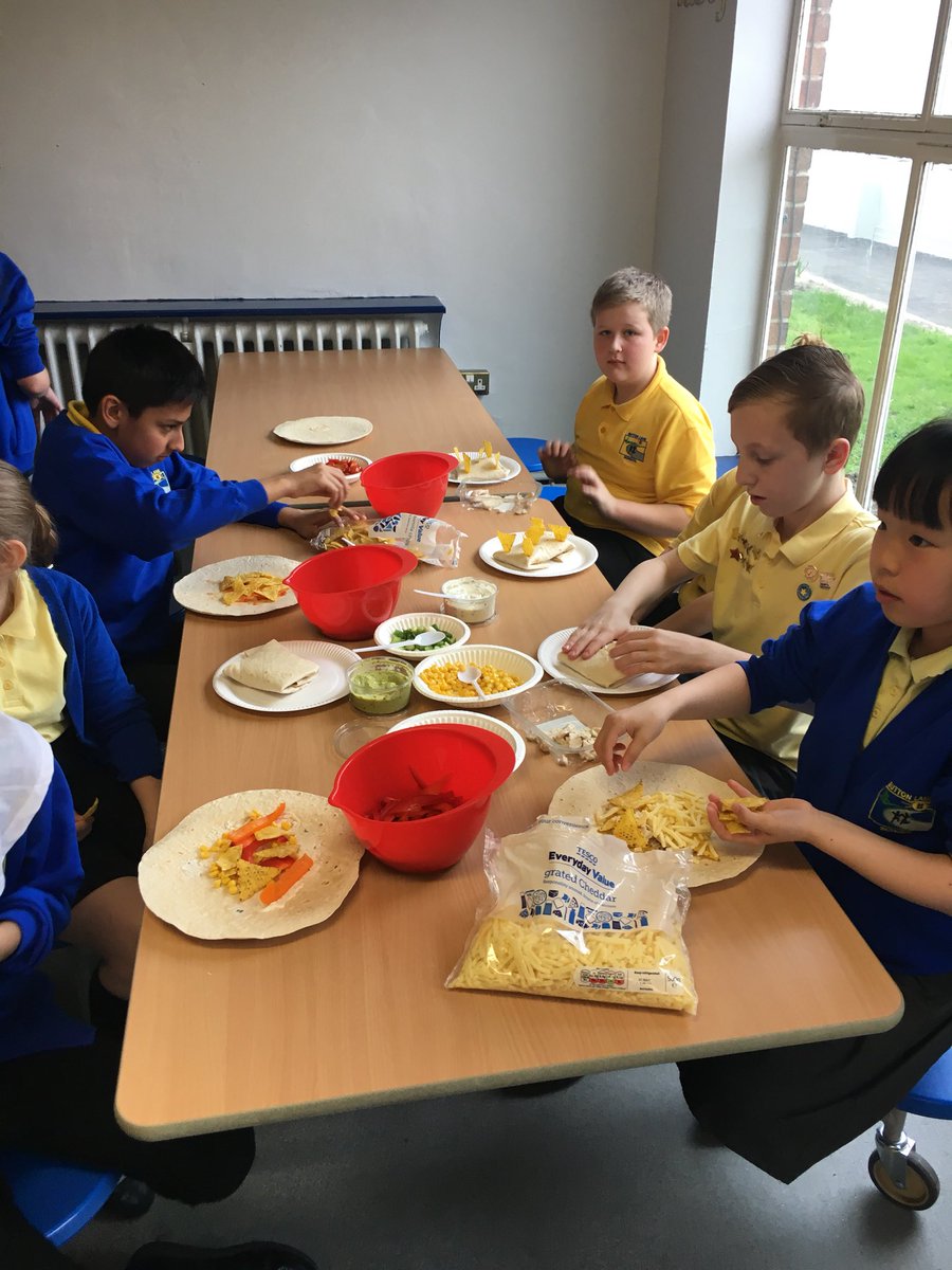 ButtonLane_'s tweet photo. #Class5AC #Class5CE #Aztecwraps https://t.co/T3jv42OvmC