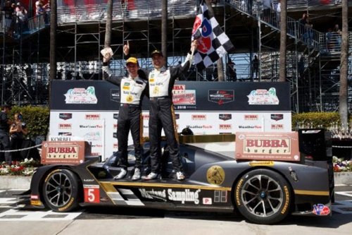 guiamotor's tweet photo. Los Cadillac arrasan dentro del Campeonato IMSA.
La marca premium de GM se llevó la carrera de Long Beach, en California. #IMSA #Automovilismo #LongBeachGrandPrix #LongBeachGP #ActioneXpressRacing #AXRacing #CadillacDPI #FilipeAlbuquerque #JoaoBarbosa 
https://t.co/gnnh1OvyoG https://t.co/VnK8i3PW9n