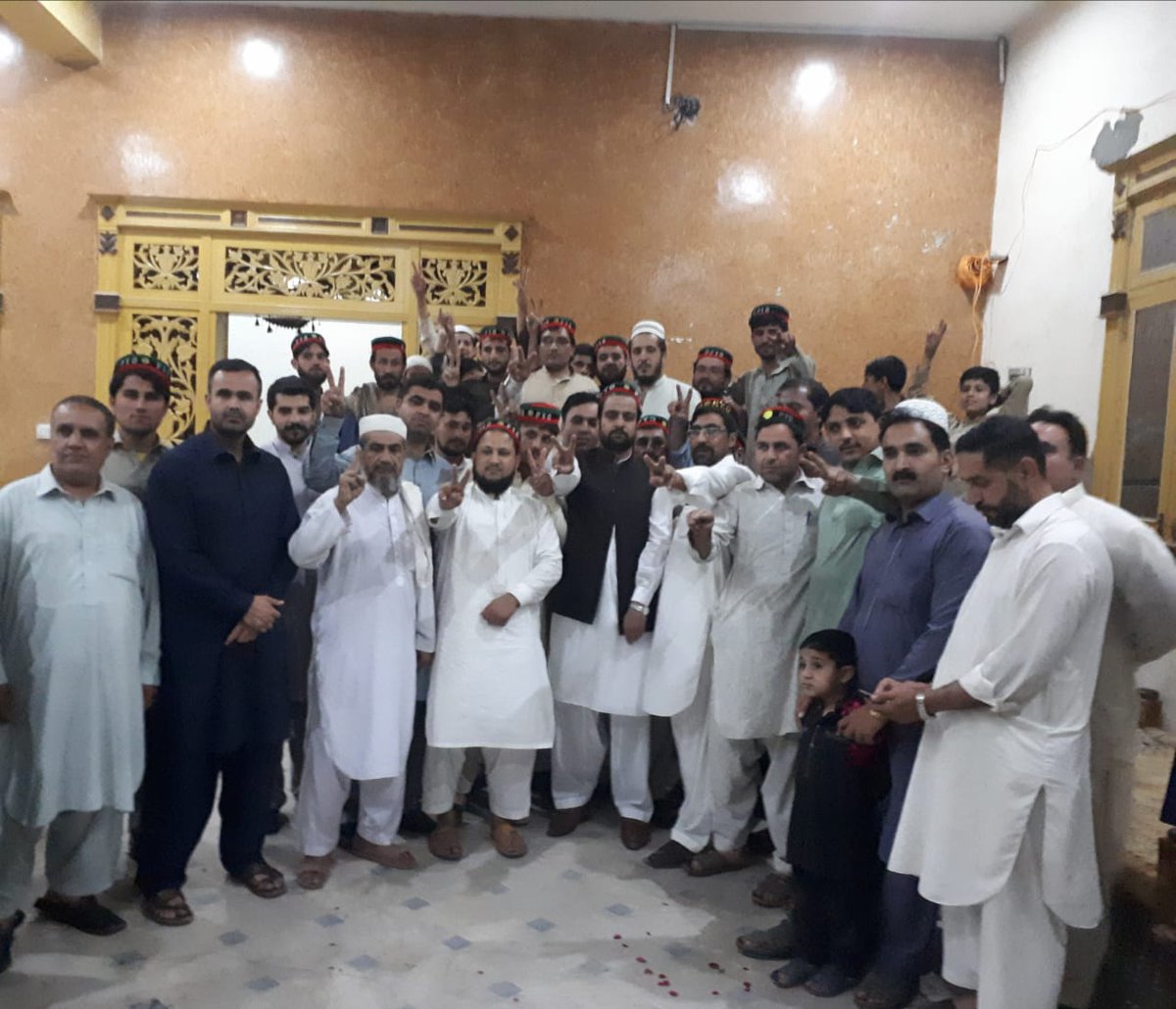 kp_pyo's tweet photo. President #PYOKP Mr Sami Khan with #PYO_Peshawar after a fruitful meeting regarding organization structure of youth in Peshawar. https://t.co/BqjKdHT7Kv