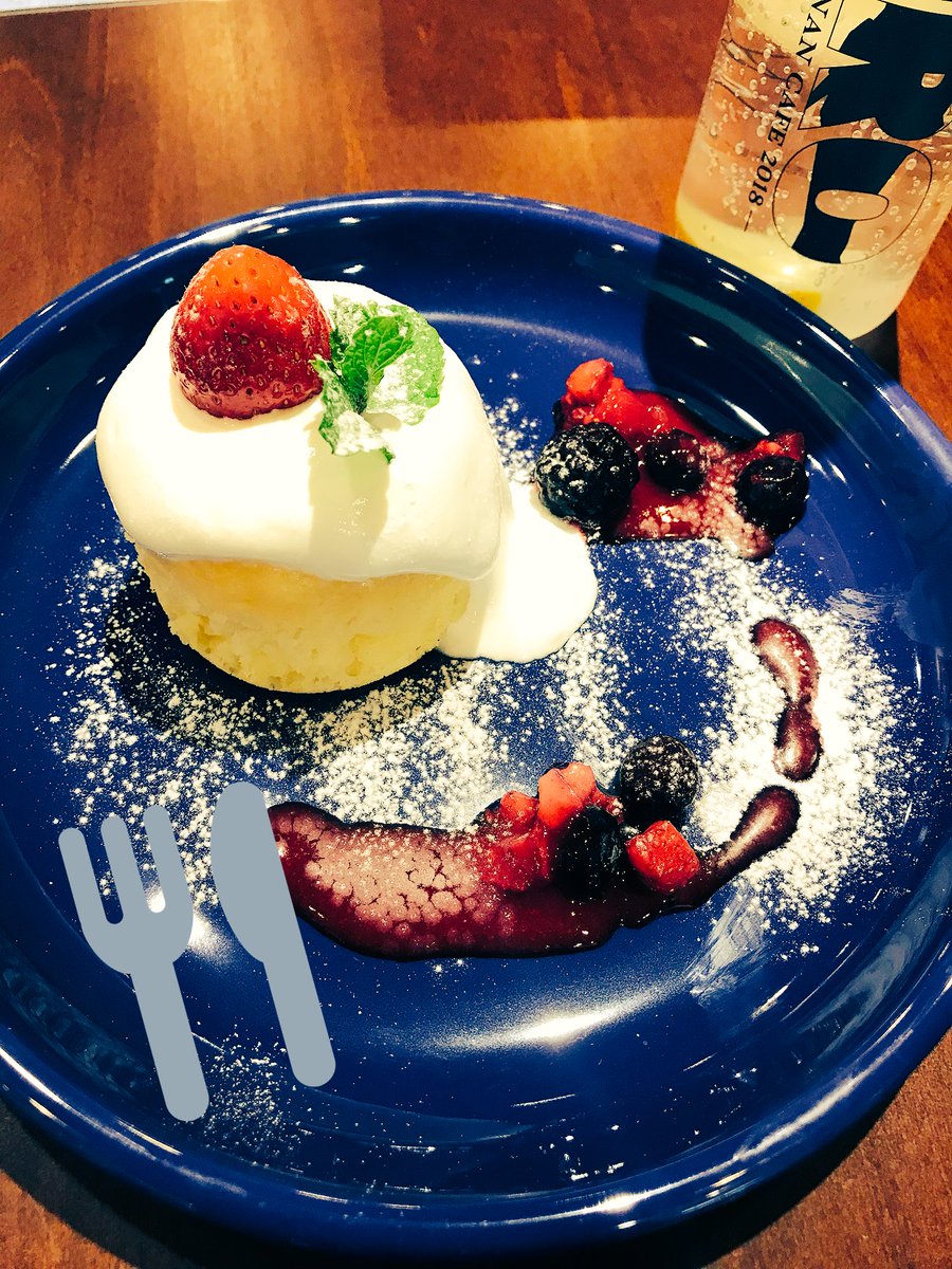 O Xrhsths Erinya コナン垢 Sto Twitter コナンカフェ 有楽町マルイ店 全店 新メニューの安室透の半熟風ケーキ なんと あったかぁ いケーキでした 割ったら とはならなかったけど 美味でした Conan Movie Conan 名探偵コナン コナンカフェ 有楽町