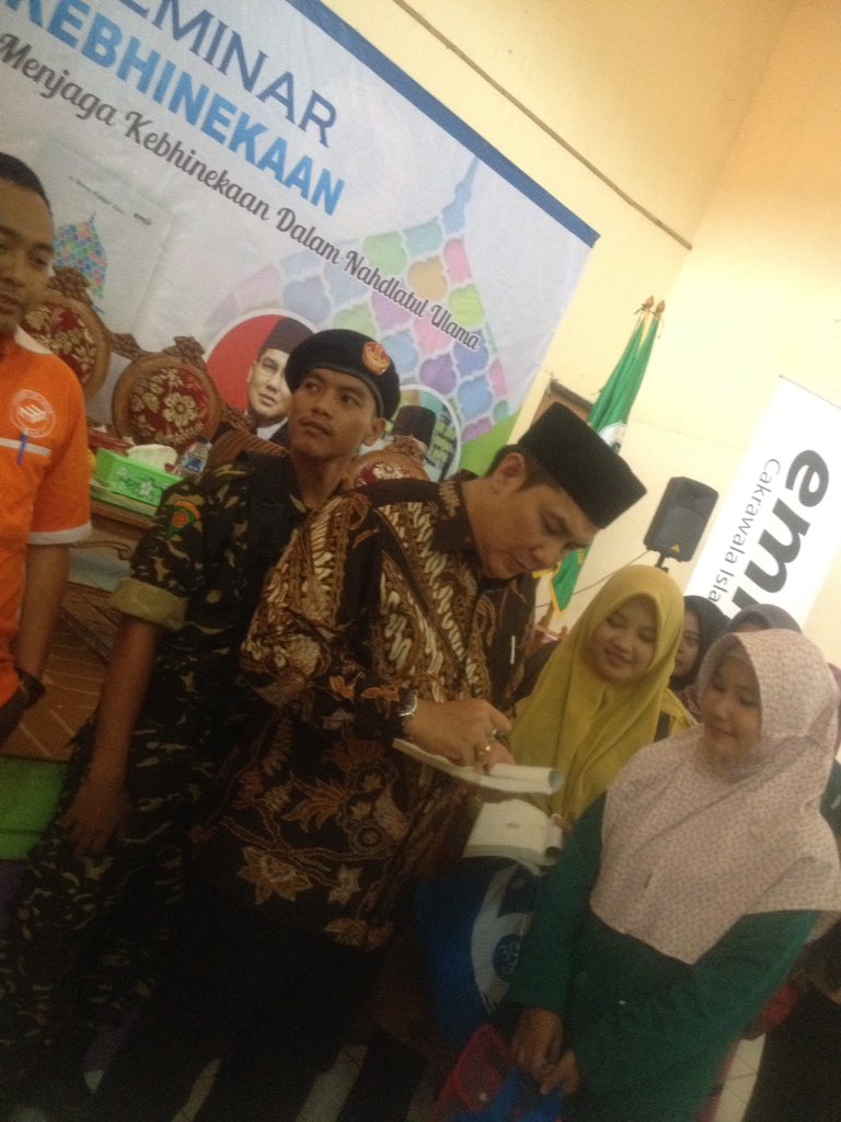 inf_indonesia's tweet photo. Seminar Kebhinekaan-Bedah buku 'Miqat Kebhinekaan' karya Sekjen PBNU Pak @Helmy_Faishal_Z ' di Kampus STISNU Kota Tangerang, Selasa (17/4). https://t.co/ML0UroL6VF
