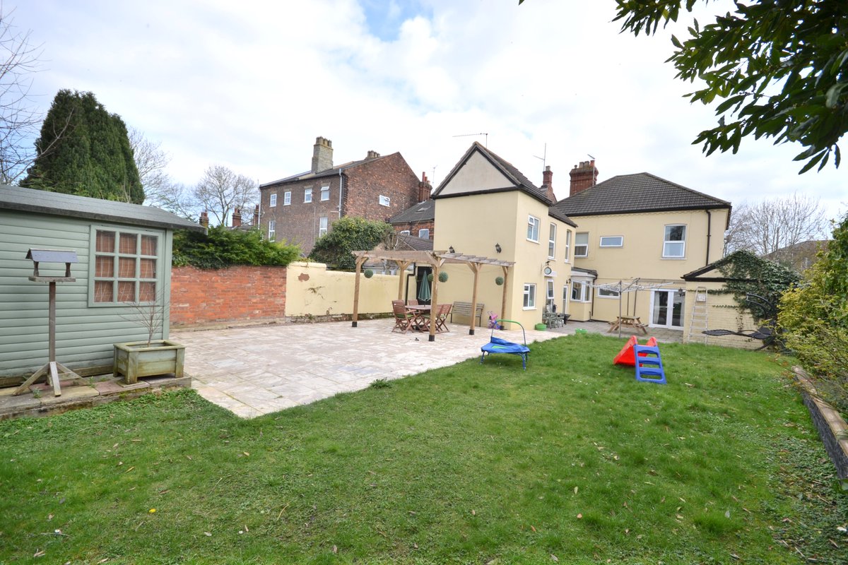 New Listing: Goodwins Road, Kings Lynn

£395,000

A very well presented five bedroom period property situated in the Chase area. 

To view all of our properties follow the link rightmove.co.uk/property-for-s…