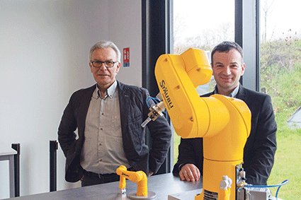 DijonlHebdo's tweet image. La #RoboticsValley a été voulue pour être à la fois un lieu de formation, mais aussi d’innovation, d’expérimentation et de synergies. Ce cluster peut ainsi accompagner les entreprises sur des robots et des cobots industriels.
#Dijon #Innovation #DLH
dijonlhebdo.fr/2018/04/12/la-…