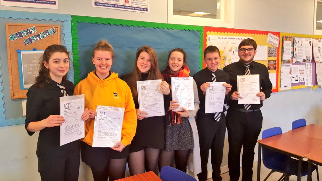 msmodernstudies's tweet photo. ๐ Proud teacher moment ๐ All the hard work paid off and dissertation hand in day is here ๐ Well done cherubs!!! #AHMODERNSTUDIES #ModernStudies @CumnockAcademy https://t.co/FI6HHGjqcj