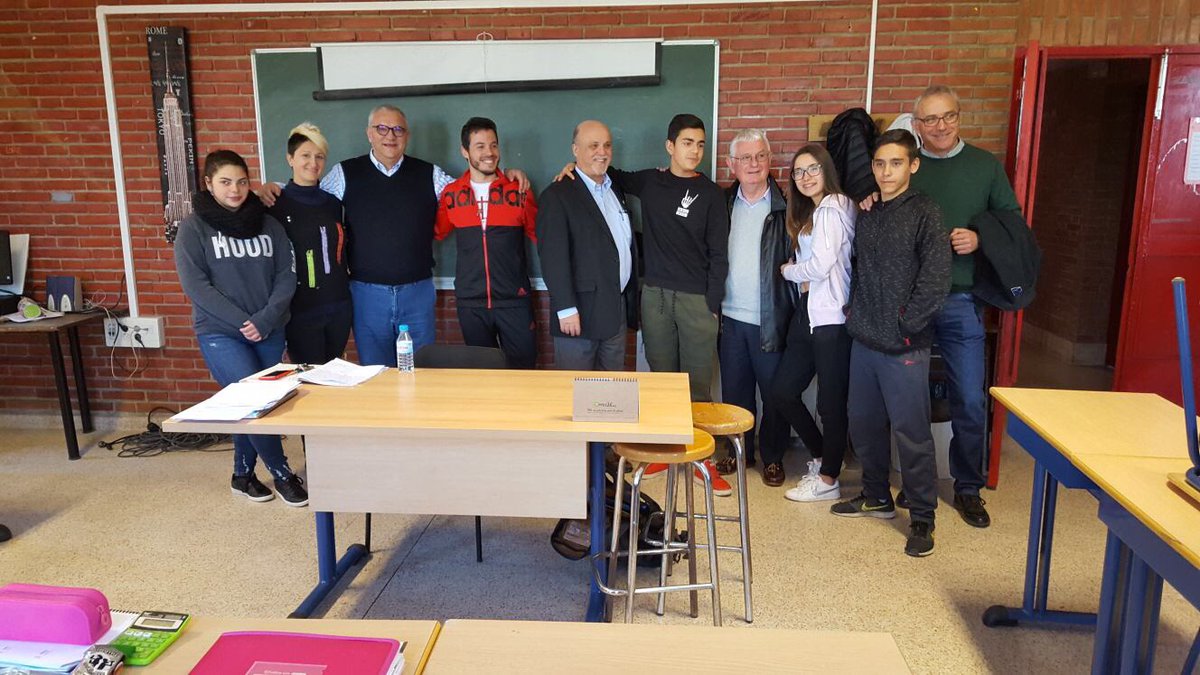 lasallevp's tweet photo. Las obras socioeducativas de @lasallevp siguen siendo las protagonistas del recorrido que el Hno. Robert está realizando en el sector Valencia-Palma de La Salle. Ahora conociendo el aula ADINCRE en @lasallepaterna  #BienvenidoHermanoRobert https://t.co/Zfklfe5uc0