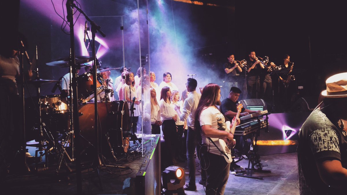 EmmaProductor's tweet photo. Detrás de escena - @apasionadosPSP 
#GrabacionDeDVDenvivo
A trabajar !!! 

#productorartístico #productormusical #producer https://t.co/k2oY9vwb4Q