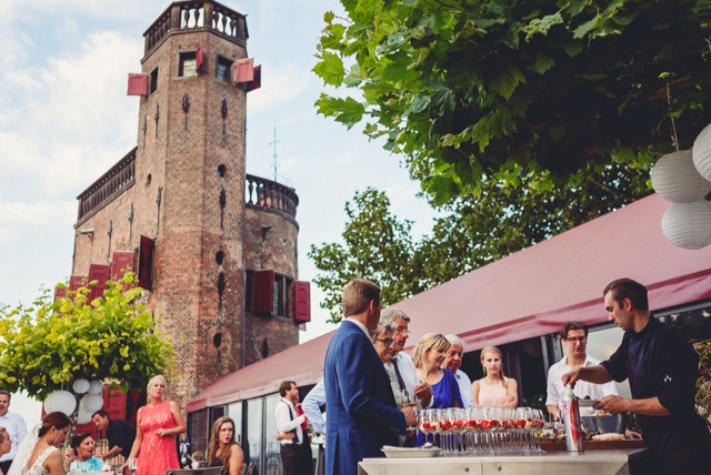 Trouwen in het zonnetje kan ook in ons eigen mooie Nijmegen. Stuur een mailtje naar info@fortlent.nl voor meer informatie over onze locaties#belvedere #fortlent #trouwen #opentoptrouwlocatieroute #evenementenlocatie #jawoord #liefde #nijmegen #historischelocatie #lentekriebels