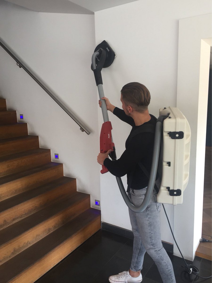 Booboogieleon's tweet photo. Mooie combinatie #flex met #rugzakstofzuiger goed idee van #Stukbouw https://t.co/3fu18EFaiz