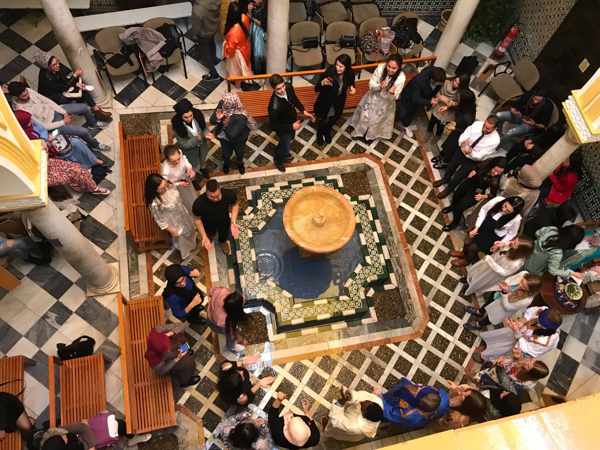 CIEESeville's tweet photo. #ConnectingCultures: students of the Business&amp;Society program reciprocated the very warm welcome they received in #Morocco earlier this month at the Ecole de Commerce et Gestion in #Tangier by inviting to #Seville a group of its students. https://t.co/Ak0qTjosxs