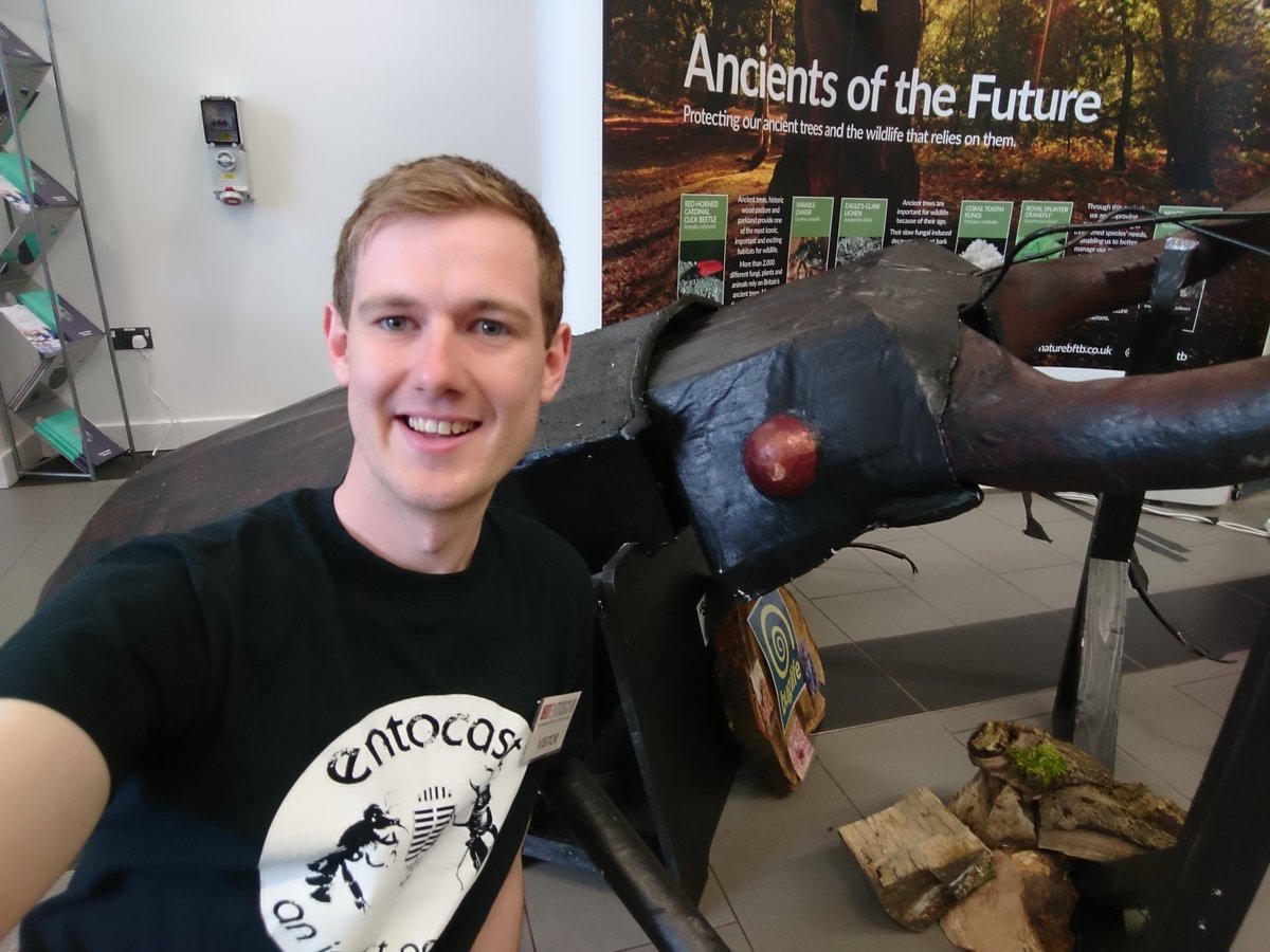 Liam_M_Crowley's tweet photo. My selfie with @Buzz_dont_tweet #StanTheStag giant stag beetle at #EntoSci18 https://t.co/SHQK10US2G
