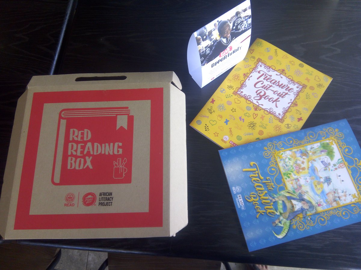 ChipoAutumn's tweet photo. Pizza Hut is changing simple pizza boxes into Red Reading Boxes that will be distributed by Lubuto Library to kids who need them.
#SliceofAfrica
#GiveOpportunity
#RedReadingBox
@pizzahutzambia
@LubutoLibrary https://t.co/zQgeVboa9y