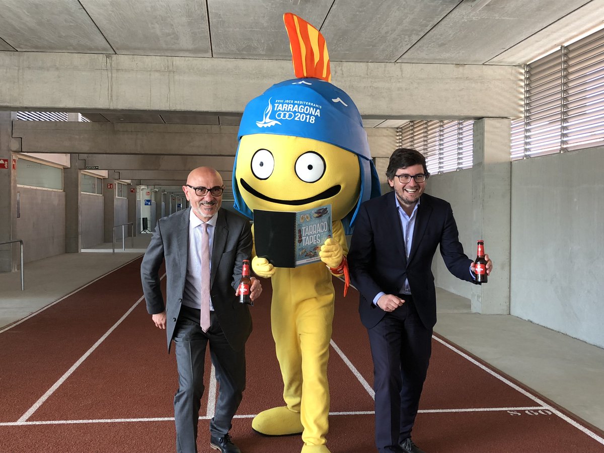 Tarragona2018's tweet photo. ✅ Presentació de Tàrraco Tapes d'@EstrellaDammCat, patrocinador oficial de #Tarragona2018, amb el #Tarracvs de convidat especial!🥘🍺 https://t.co/lm0dJscRpf