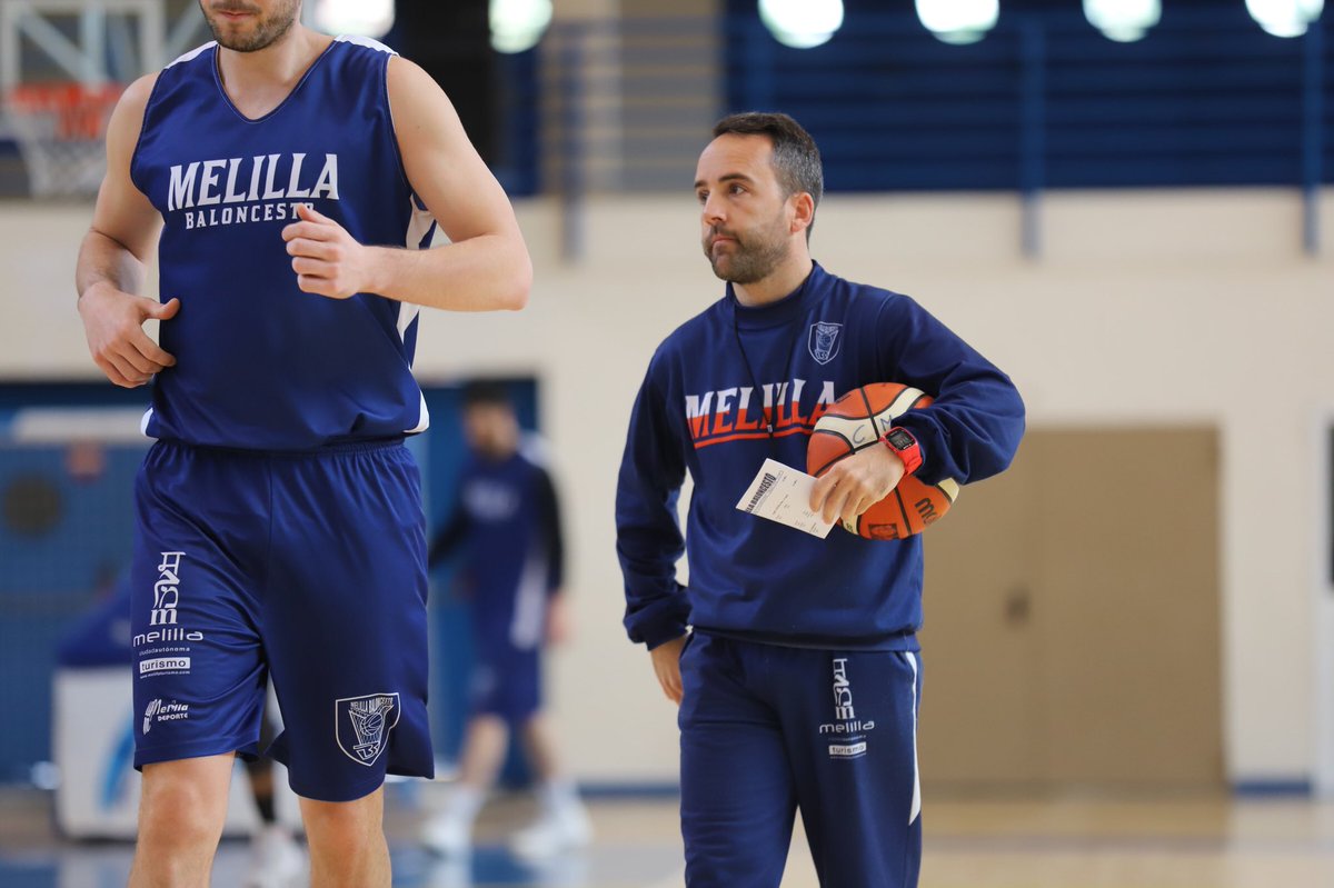 melillabcto's tweet photo. El entrenamiento de hoy está siendo dirigido por el segundo técnico @thadric debido a problemas gastrointestinales de nuestro entrenador @AlejandroAlcoba al que deseamos una pronta recuperación

#vamosmelilla https://t.co/BC8EfH7anH