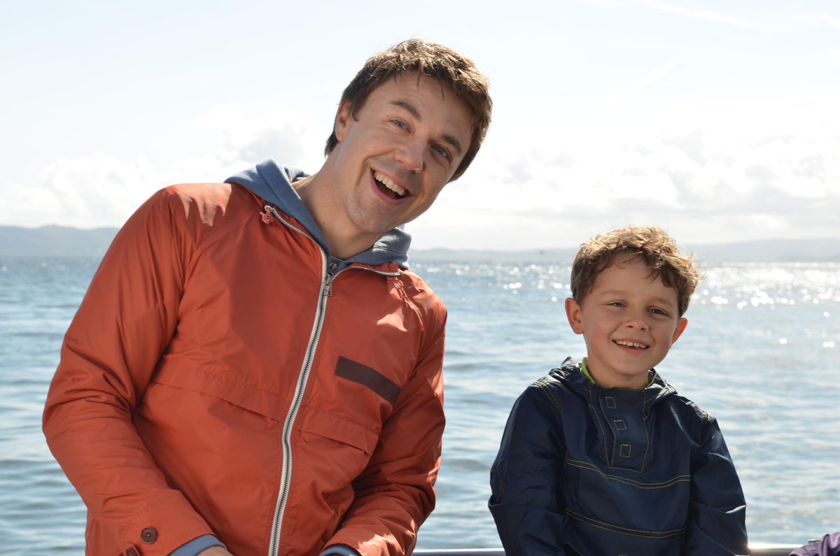 demurely38's tweet photo. #ThemeTuesday #FunAndLaughter #AndrewBuchan #IsaacAndrews #StevenCree on the set of #HavingYou 🤣@BritActorsFan https://t.co/izKXHAfcQF