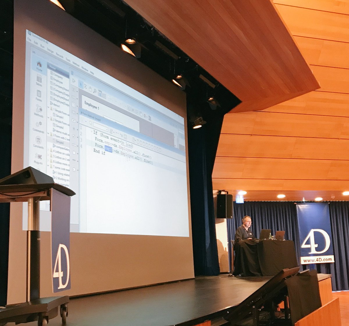 4D_Deutschland's tweet photo. LR live on Stage! #4DDevCon #ORDA https://t.co/SygKlBbEzS