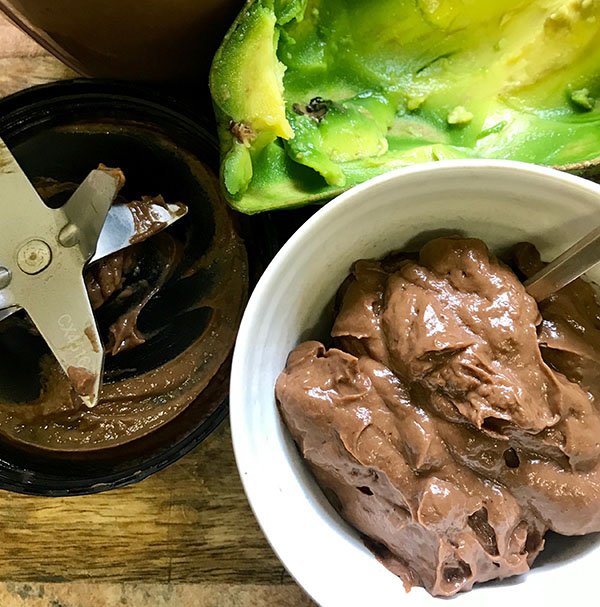 Chocolate Avocado Mousse - goo.gl/L1c6SN
#avocado #chocolate #dessert #healthytreat #tasty #yum #chocoholic #vanilla #cacao #food #picoftheday #recipe #easy #healthy #green #treat #iifym #pudding #wellness #wellbeing #nutrition #nutritionaladvice #delicious