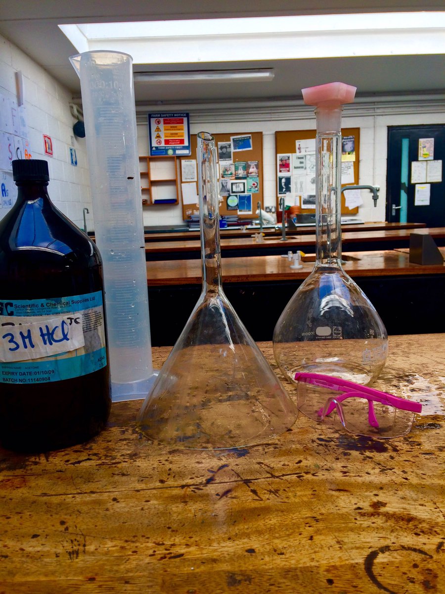 There's something very therapeutic about diluting chemicals! @IrishSciTeach @MUEdSoc @JctScience @johndhodonoghue #ScienceInSeconds #TuesdayMotivation #TuesdayThoughts #chemistry #edchatie @teachergoals @teacher #scienceteacher @SchoolOfEd_UL