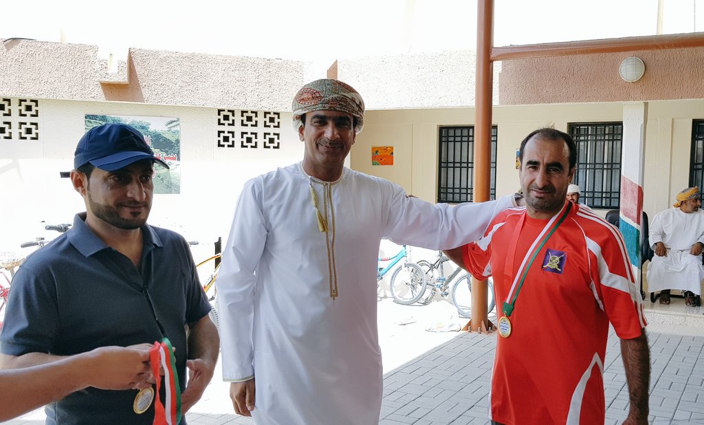 EduGovNBT2121's tweet photo. جانب من تكريم الفئات الفائزة بالمسابقات والألعاب ضمن فعاليات اليوم الرياضي المفتوح تحت رعاية الفاضل  تركي بن عبدالله الصالحي أخصائي نشاط رياضي بتعليمية شمال الباطنة https://t.co/uvLdKFiwQu