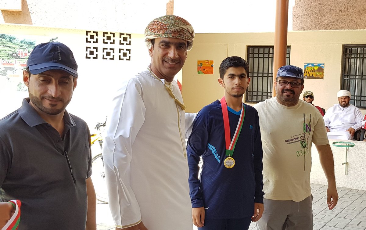 EduGovNBT2121's tweet photo. جانب من تكريم الفئات الفائزة بالمسابقات والألعاب ضمن فعاليات اليوم الرياضي المفتوح تحت رعاية الفاضل  تركي بن عبدالله الصالحي أخصائي نشاط رياضي بتعليمية شمال الباطنة https://t.co/uvLdKFiwQu