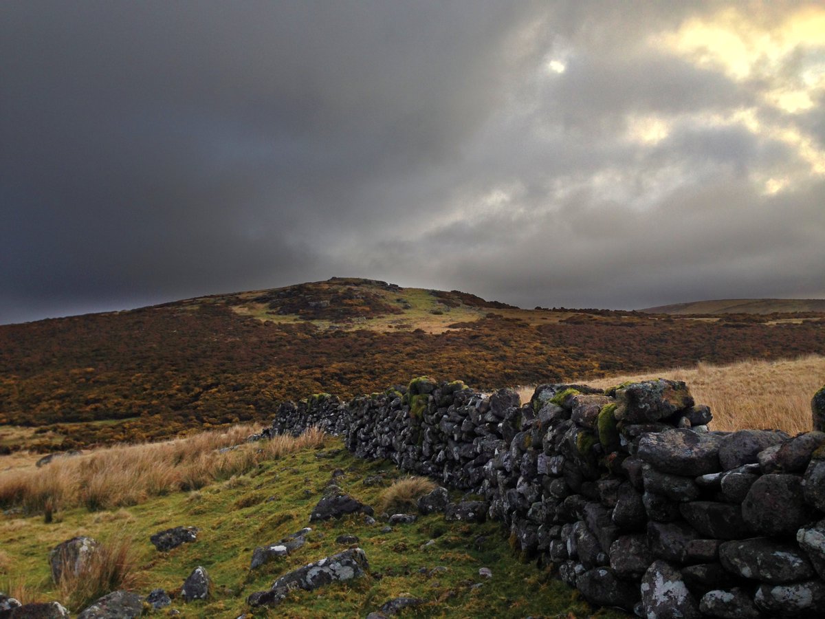 Clouds rolling on over #Dartmoor more rain.<a href="/dartmoornpa/">Dartmoor National Park</a>