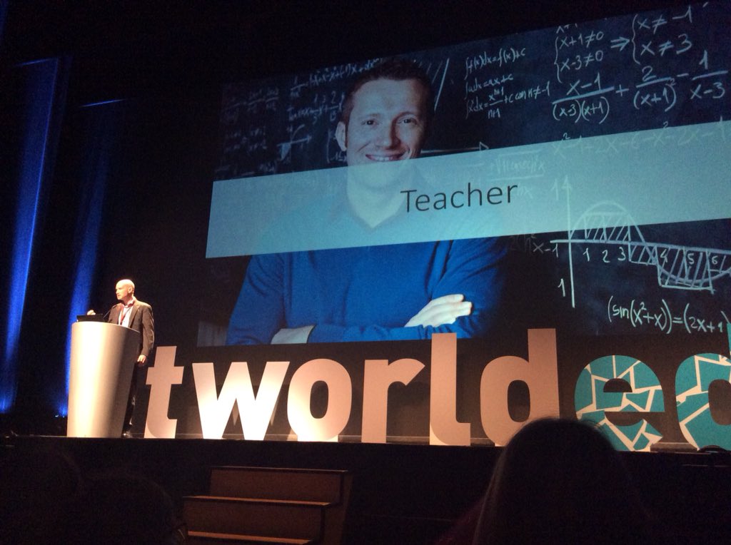 tiching's tweet photo. “Podemos reducir la desmotivación del alumnado cambiando los recursos y contenidos y adaptándolos a sus intereses. Es por eso que la personalización es tan importante.” @FlynnConor en #ITworldEdu10 https://t.co/M9a9FQFagi