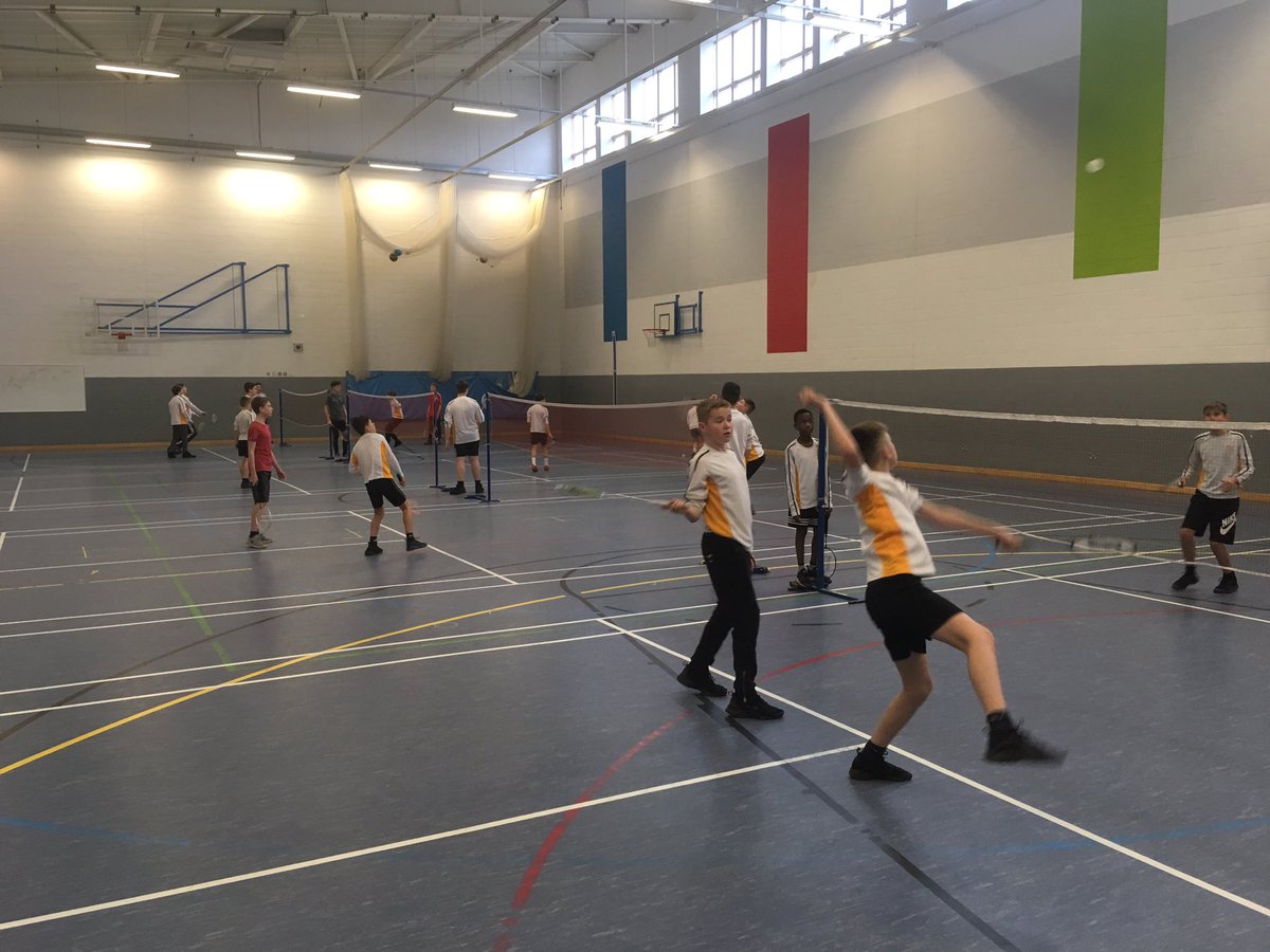 MrHodge01's tweet photo. Badminton at its finest πͺπ»ππ@NewportHighPE @NewportH @NhsYear8 #ourboyscan https://t.co/gH46f3h9sv