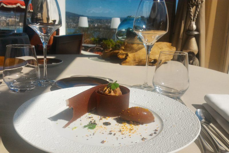 Avis aux chocovores, Martin Gheselle enchantera vos papilles dans le Menu Club de la semaine.
#restaurant #lestresoms #menuclub #chocolat #chocovore #annecy #gastronomie blog.lestresoms.com/2018/04/17/100…