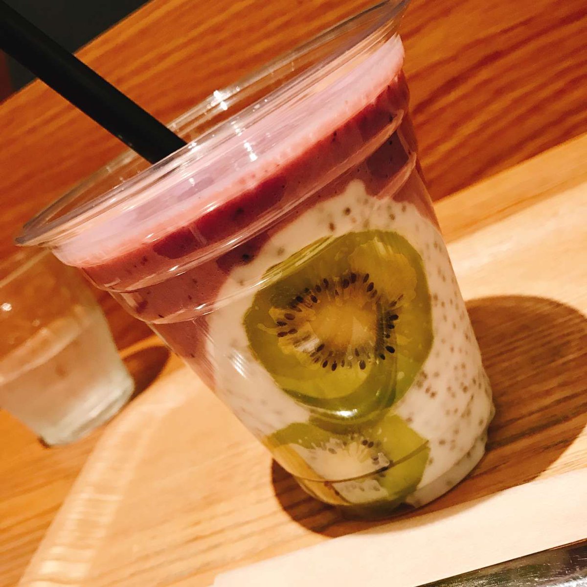 hashphotohankyu's tweet photo. BIGMAN下の「root cafē」で頂く健康メニュー
→https://t.co/yfYPpt9lJ4
健康志向でメニューがずらり!どれも可愛くオシャレ♪今回はスムージーを注文☆味も見た目も楽しめます
#梅田 #BIGMAN #ビッグマン #カフェ #rootcafe #ルートカフェ #健康 #スムージー #フルーツ https://t.co/3fbZISEyYB