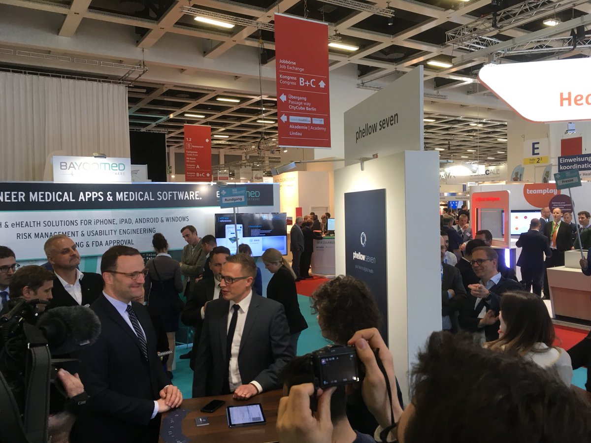 ColBts's tweet photo. Weiter geht’s bei den Kollegen von @phellowseven. #conhIT #conhIT2018 https://t.co/F4UNbBQd7G