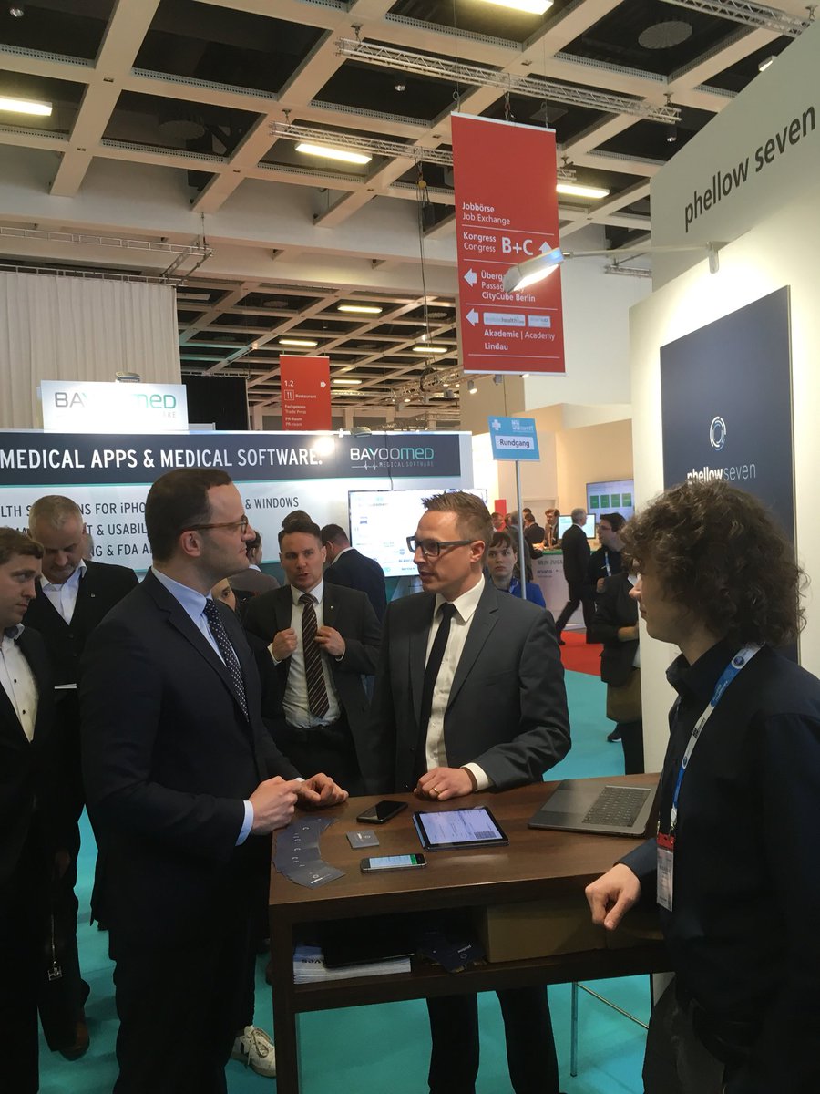 ColBts's tweet photo. Weiter geht’s bei den Kollegen von @phellowseven. #conhIT #conhIT2018 https://t.co/F4UNbBQd7G