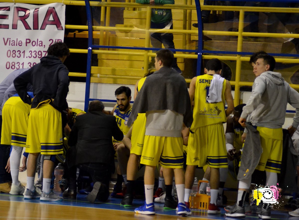 Nei playoff si lotta per 40 minuti e noi non l'abbiamo fatto. Giovedì sul nostro campo e davanti al nostro pubblico, sarà un'altra storia.
TUTTI AL PALAGENTILE! 💪💛💙
PS: se volete portate i coriandoli, a noi non danno fastidio 😂
Il comunicato qui goo.gl/APZ77B