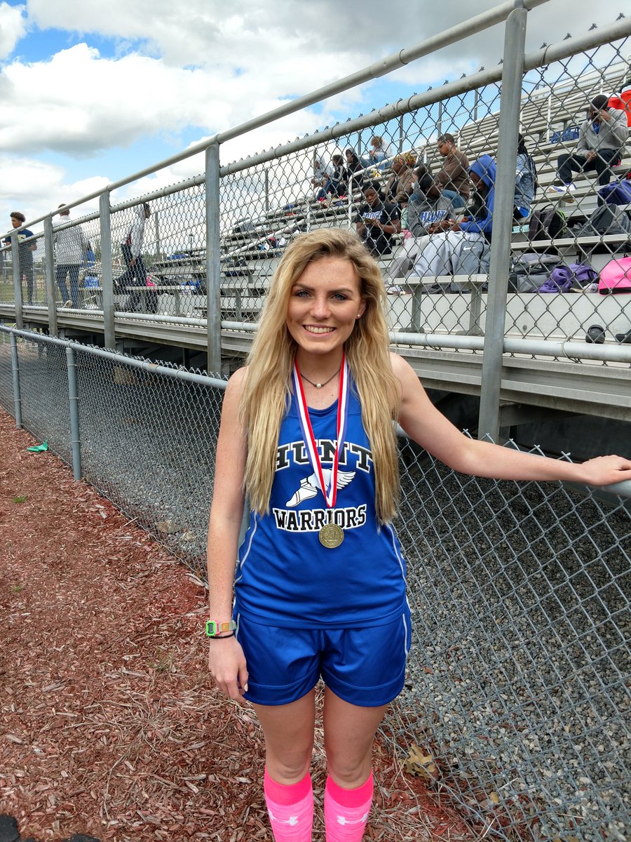 Hunt_CC_Track's tweet photo. Congratulations to Isabel for her 1st place finish in the Mile at the Scott Jones Memorial Invitational https://t.co/7tcO67NjGv