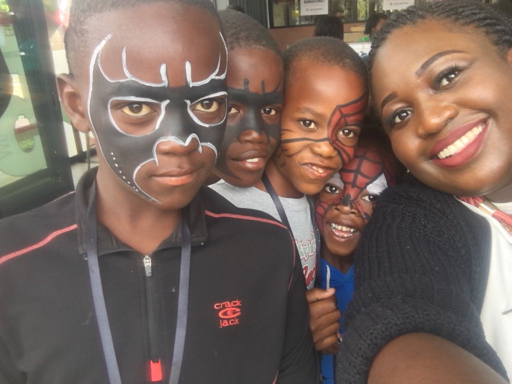Mukandii's tweet photo. It warms my heart to make a fundamental difference in children’s lives. Get involved, donate and take action in changing the African narrative #RedReadingBoxes #SliceOfAfrica #GiveOportunity https://t.co/xFIKjC07pr
