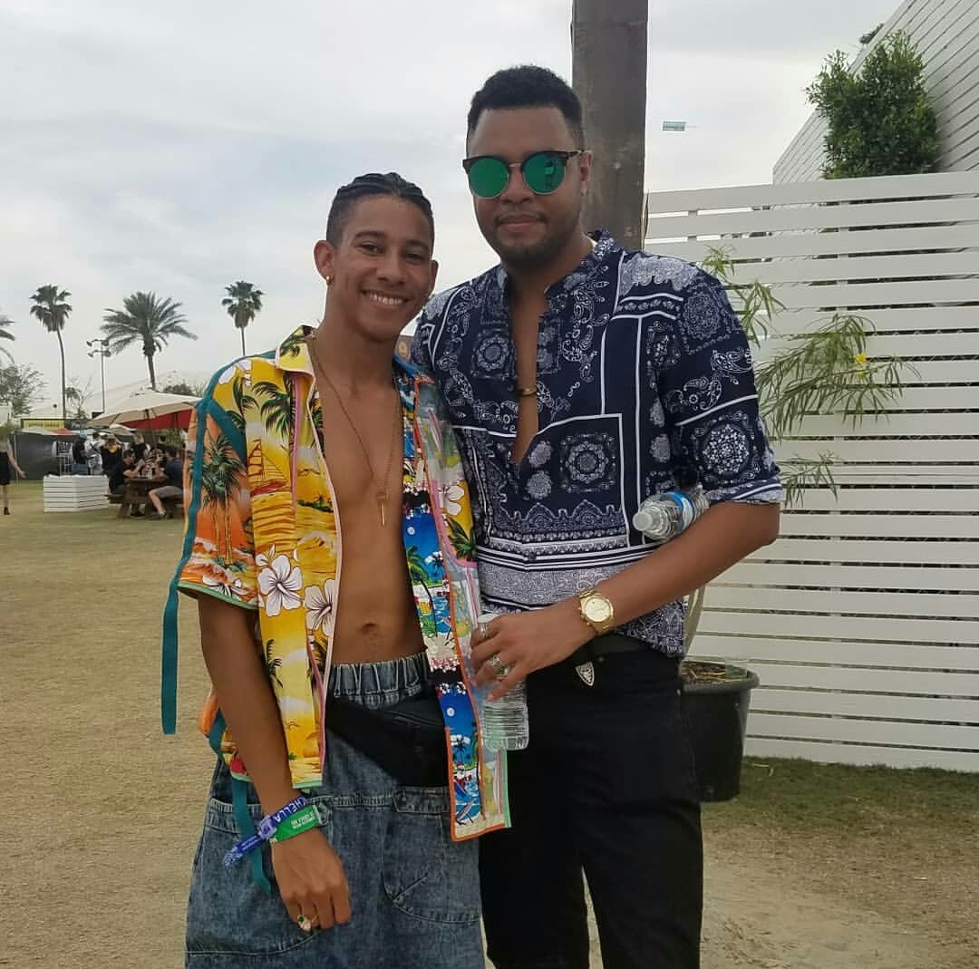 KeiynanLBR's tweet photo. +📷 | Durante o terceiro dia do festival #Coachella postadas nas redes sociais por fãs e admiradores. https://t.co/hEGYveuqNV