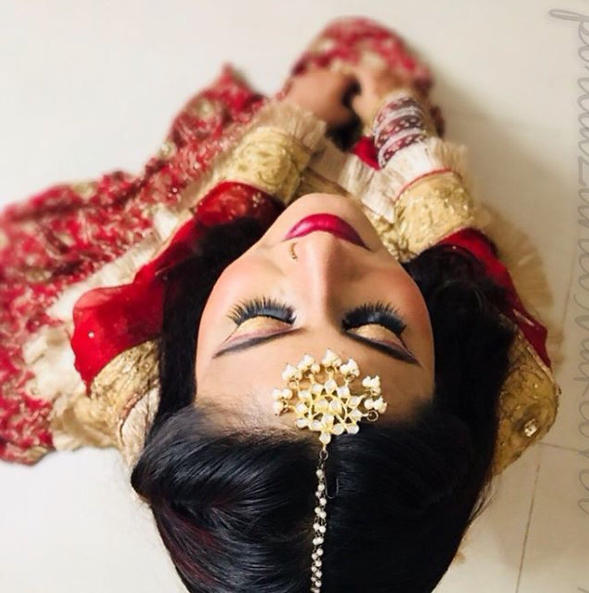 HomeBeaming's tweet photo. Cut Crease gold Makeup by HB Makeup Artist, hottest trend this wedding season. Book Now #Lucknow #uttarpradesh #Hyderabad #Makeup #BookNow https://t.co/sWsNqFGdo9